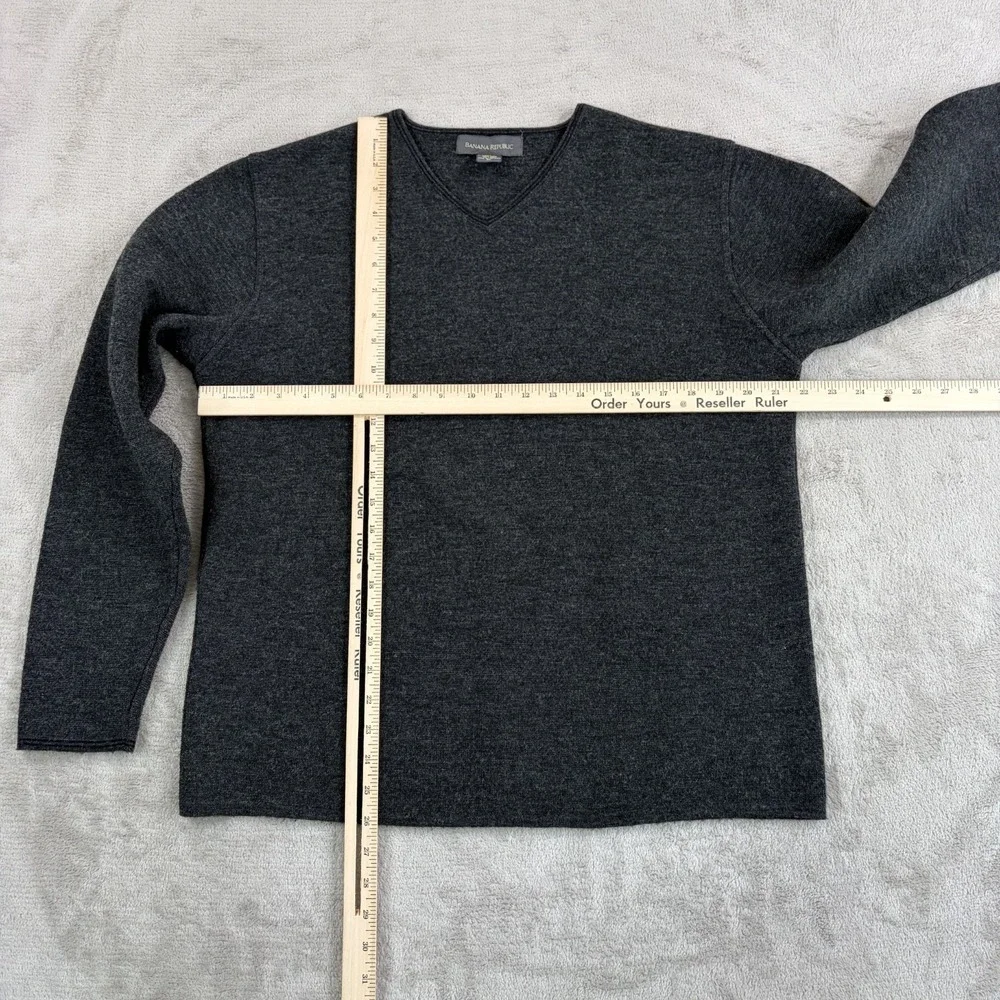 Vintage Banana Republic V Neck Pullover Sweater in Grey 100% Wool‎ Men XL